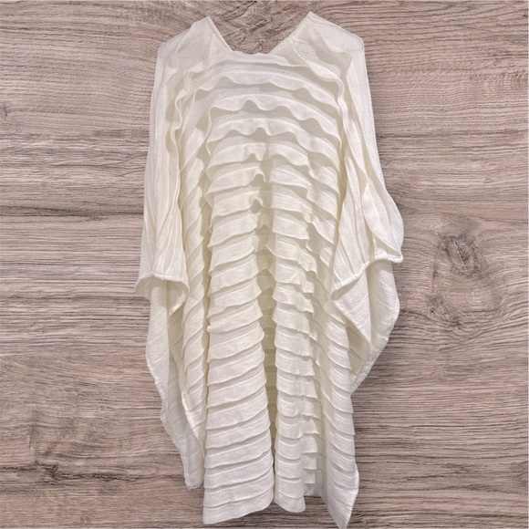 Chico’s Vintage Cream Ruffled Elegant Shaw/Poncho Lightweight Women’s OS - Picture 2 of 6